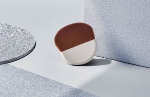 etvos(エトヴォス)のクリスマスコフレ2020年予約特典シェルブラシ